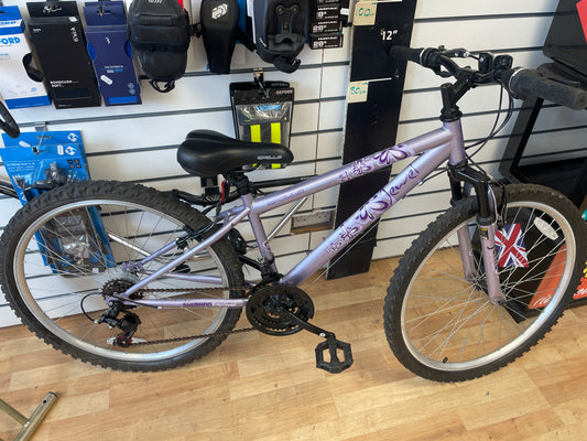 Apollo jewel 15inch frame 26inch wheels