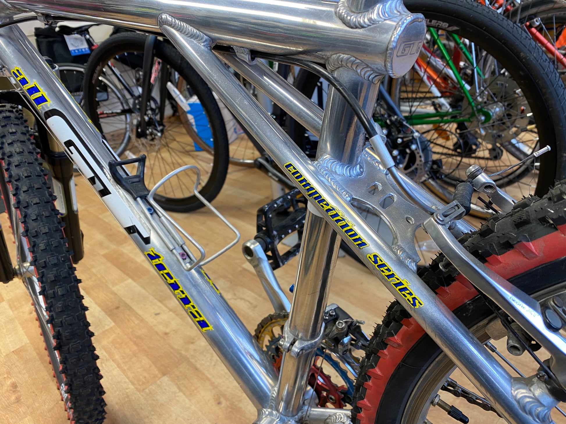 GT Zaskar 94 LE 18inch frame Middleburn parts - Valecycles