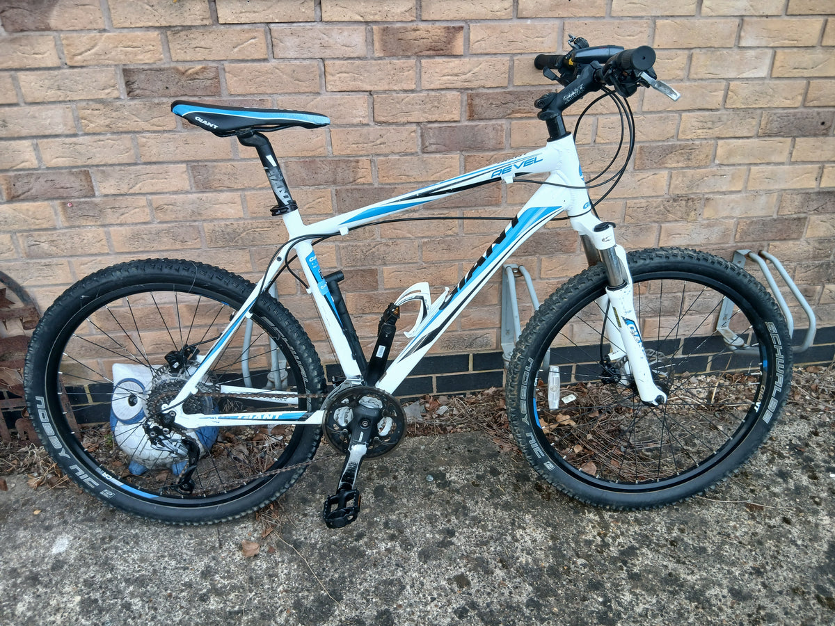 Giant Revel 21inch frame alloy