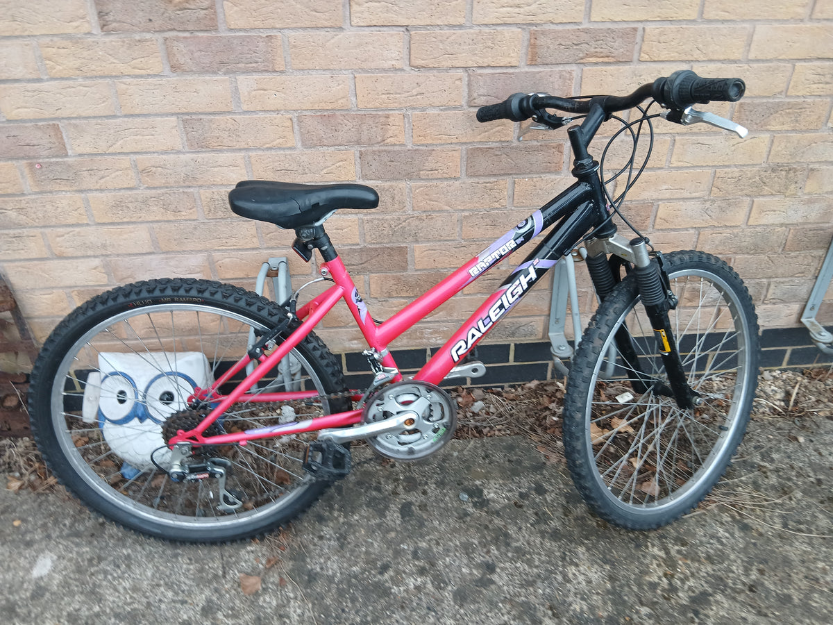 Raleigh Raptor 24in Girls mountain bike