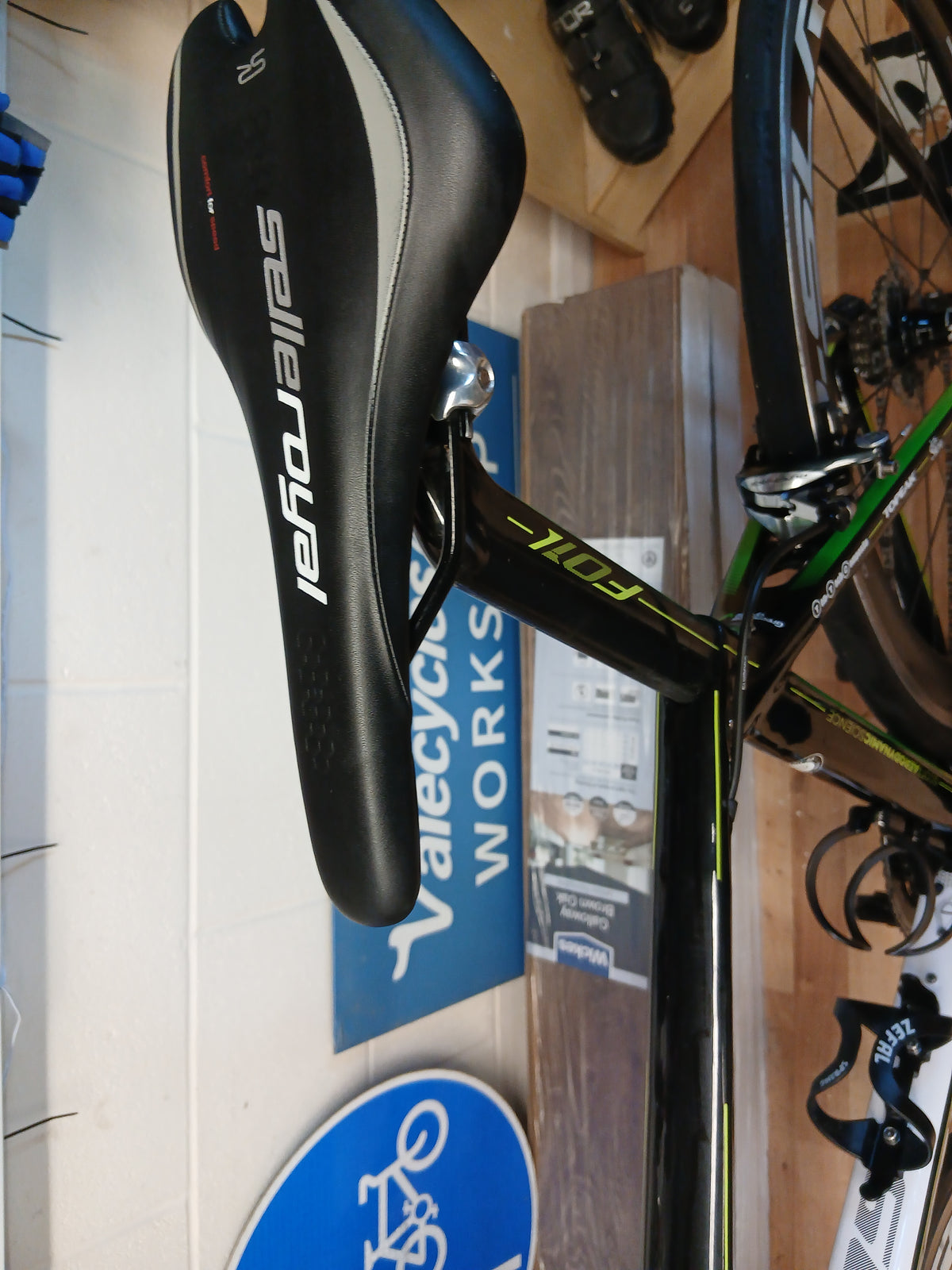 Scott Foil Carbon road bike 52cm frame Medium R9050 Di2