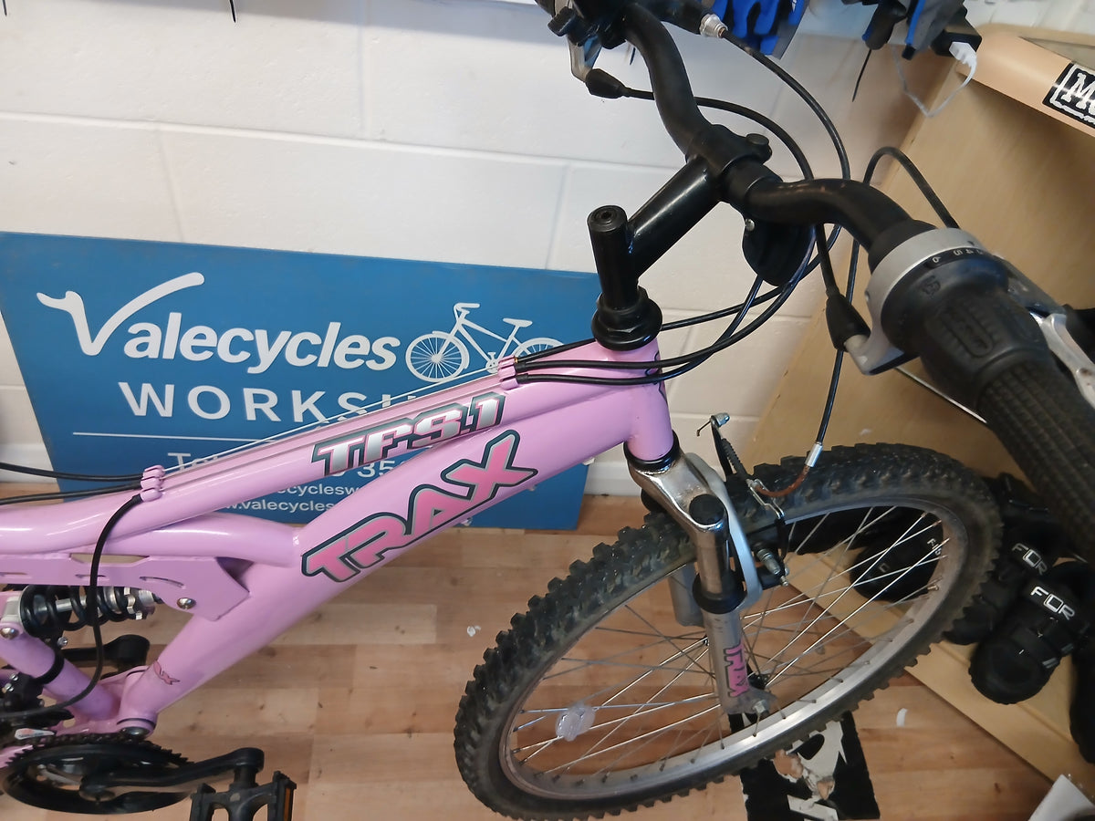 Trax tfs1 17inch Frame Mountain bike