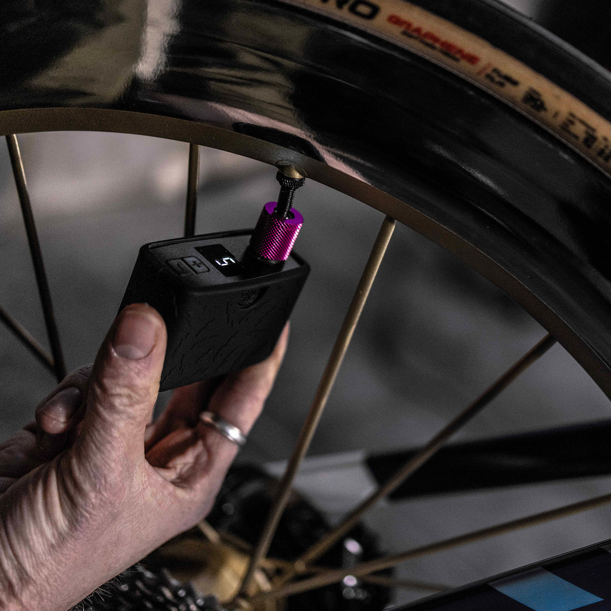 Micropro Inflator AirMach Electric Mini Pro Inflator – Valecycles