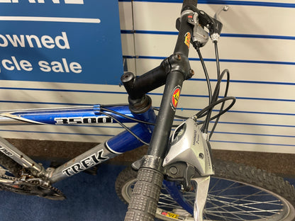 Trek 3500 Silver Blue 26in wheels 18inch frame