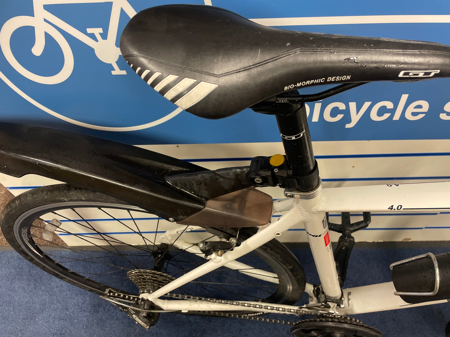 White GT Tachyon 19inch Frame Hybrid bike