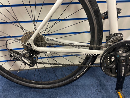 White GT Tachyon 19inch Frame Hybrid bike