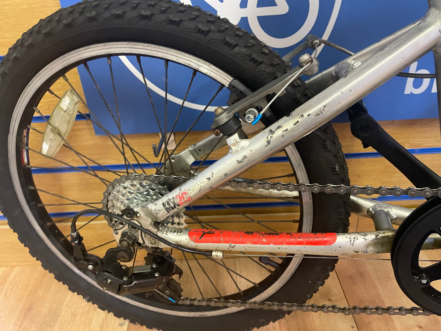 Ridgeback MX20 Silver mountain bike 20inch wheels